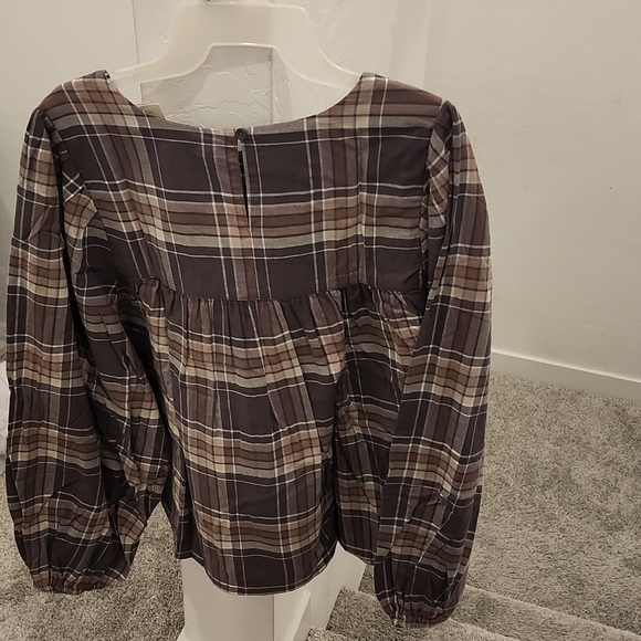 Brand new blouse - Picture 3 of 4